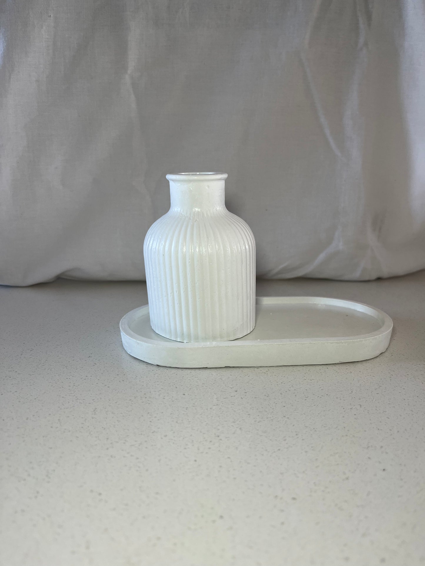 2pc Ribbed Vase and Oval Tray