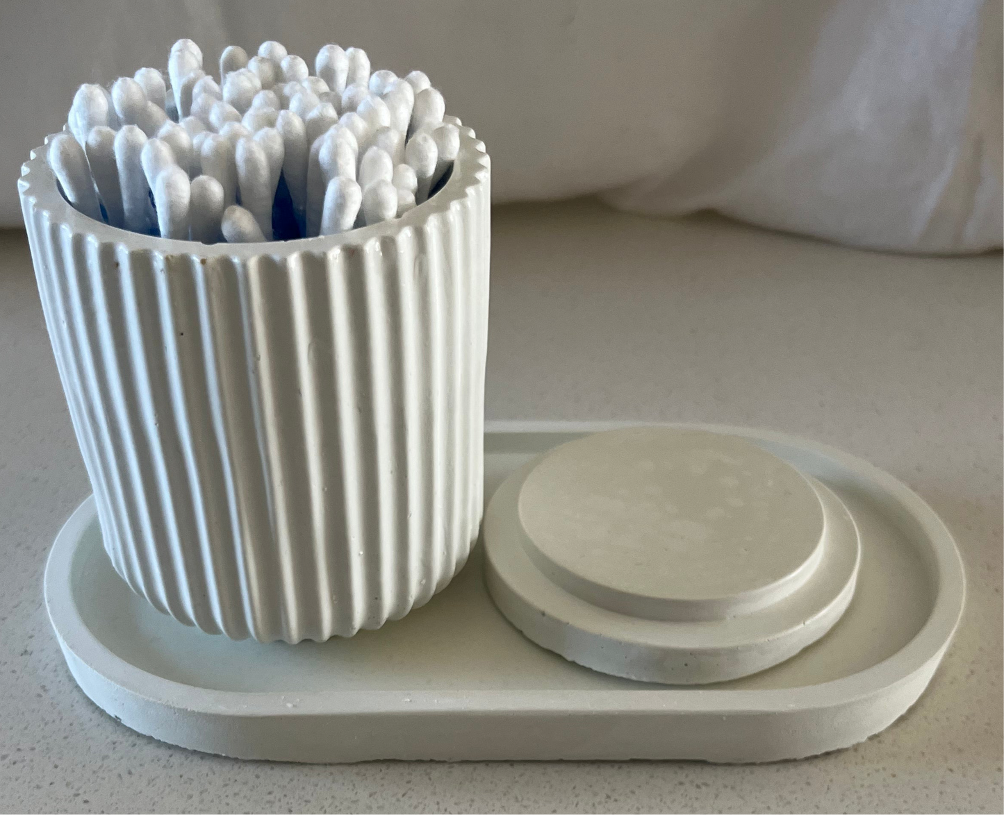 2pc Ribbed Vase and Oval Tray